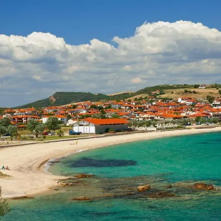 Nea Roda Sunny Retreats - Seaside Escape Case de vacanță Nea Roda
